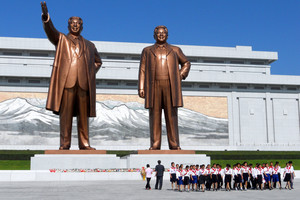 Kinija įsakė šalyje veikiančioms Šiaurės Korėjos kompanijoms užsidaryti iki sausio
