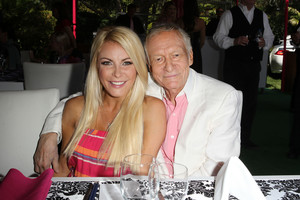 Po „Playboy“ įkūrėjo Hugh Hefnerio mirties paaiškėjo, kad jo 30-metė žmona negaus palikimo