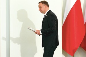 Intrigos Lenkijos valdžioje – byla slepia dūrį lyderiui