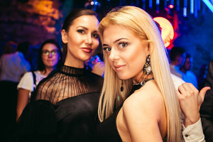 Į naktines linksmybes sostinėje pasnėrusi Justina Stambrauskaitė kaitino vyrų kraują