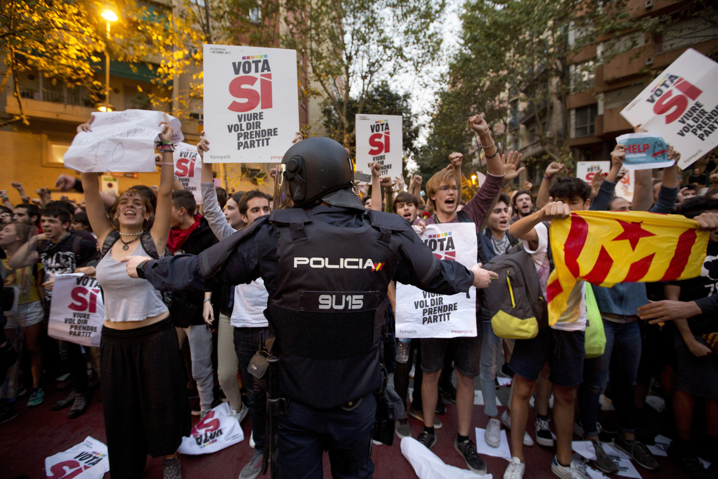 Katalonijos gyventojai bandys spalio 1-ąją išreikšti savo valią referendume.<br>AP nuotr.