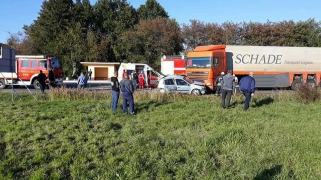 Siaubingoje avarijoje netoli Marijampolės žuvo 2 moterys, yra sužeistų