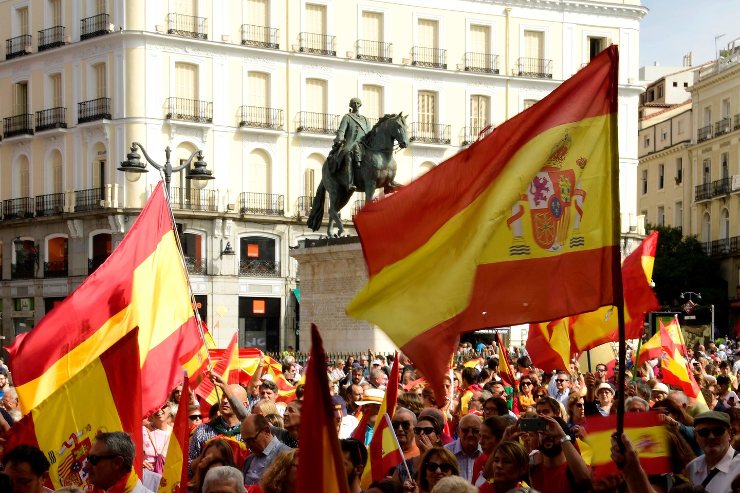  Barselonoje ir Madride vyksta protestai ir prieš referendumą.<br> AP nuotr. 