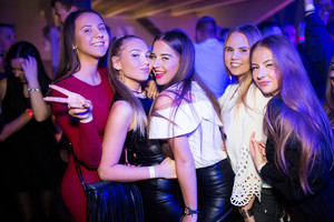 Kaune stogą kilnojo žaviausi miesto naktinėtojai