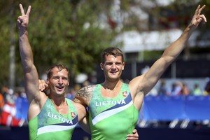 Lietuvos duetai pasaulio irklavimo čempionate – per plauką nuo medalių