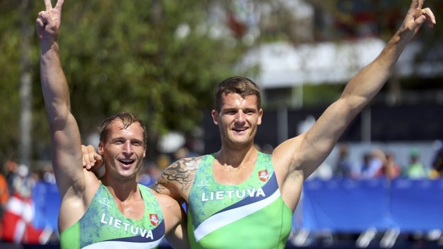 Dvi Lietuvos irkluotojų poros liko per žingsnį nuo pasaulio čempionato medalių