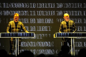 Elektroninės muzikos legenda „Kraftwerk“ pirmąsyk koncertuos Lietuvoje