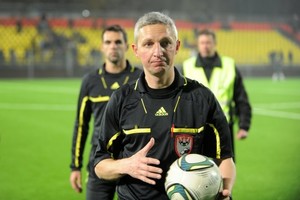 Lietuvos futbolo liūnas: mačo arbitras smaugė ir mušėsi su septyniolikmečiu žaidėju