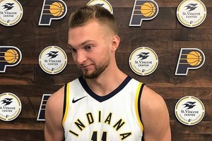 Prieš pat debiutą – „Pacers“  trenerio žinia Domantui Saboniui