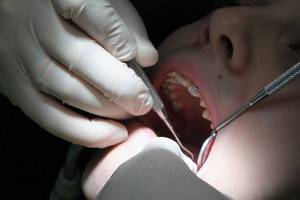 Jauna mama pasipiktino Žalgirio klinika: „Telefono nekelia, pacientų neregistruoja“