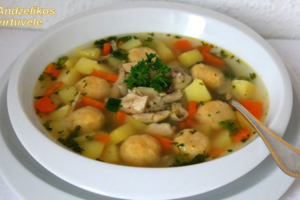 Vištienos sriuba su sūrio kukuliais – geriausias priešnuodis blogam orui