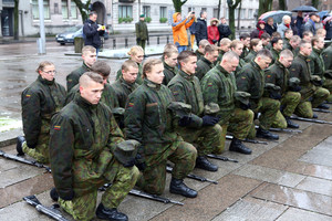 Kariškio žmona grąžino į realybę kreipdamasi į moteris: „Tai jūsų pačių labui“