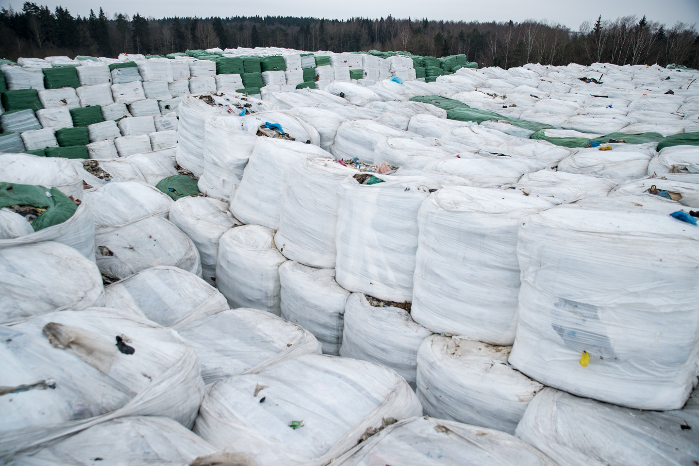  Marijampolės atliekų tvarkymo gamyklos teritorijoje susikaupė per 6 tūkst. tonų neišvežtų degiųjų atliekų.