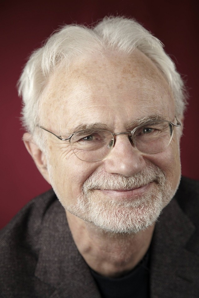 Išskirtinę vietą ne tik Amerikos, bet ir viso pasaulio muzikos erdvėje užimantis kompozitorius J.Adamsas šiais metais švenčia 70 metų jubiliejų.