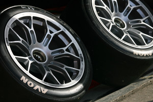 Dėl žieminių padangų siūlo nelaukti šalnų – montuoti jau dabar