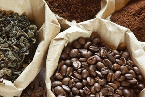 Kreipėsi į kavos ir žaliosios arbatos mėgėjus: štai, ką turite žinoti