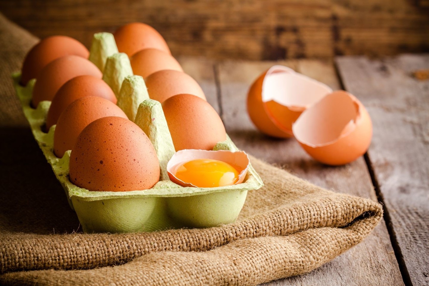 Kiaušiniai, riešutai, avokadai – visi šie produktai padeda palaikyti sotumo jausmą.<br> 123rf.com nuotr.