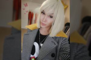 Nuotraukoje  – kardinaliai pasikeitusi garsi moteris. Ar atpažįstate?