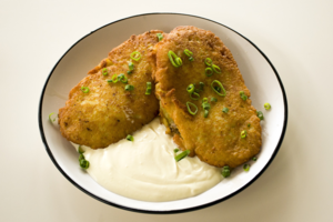 Šie bulvių blynai išgarsino pajūrio kavinę. Dėl jų žmonės atvyksta ir sezonui pasibaigus