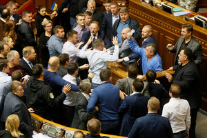 Ukrainos parlamentas pritarė prezidento įstatymo projektui dėl Rytų Ukrainos 