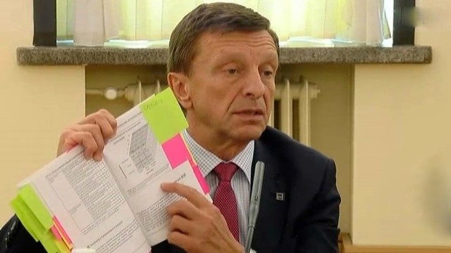 Plagiato skandale besimurkdantis KTU rektorius Petras Baršauskas grimzta toliau