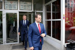 Užsiėmę postų perstumdymais politikai savo rinkėjus baigia pamiršti