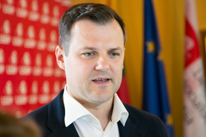 Neklusnių socialdemokratų likimas aiškėja: juos siūloma šalinti