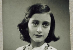 FTB agentas pasiryžo išsiaiškinti, kas naciams išdavė Anne Frank