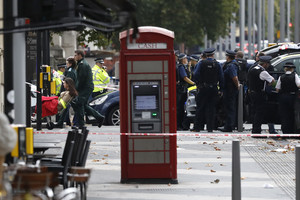 Londono centre automobilis rėžėsi į praeivius, policininkai neigia teroro aktą