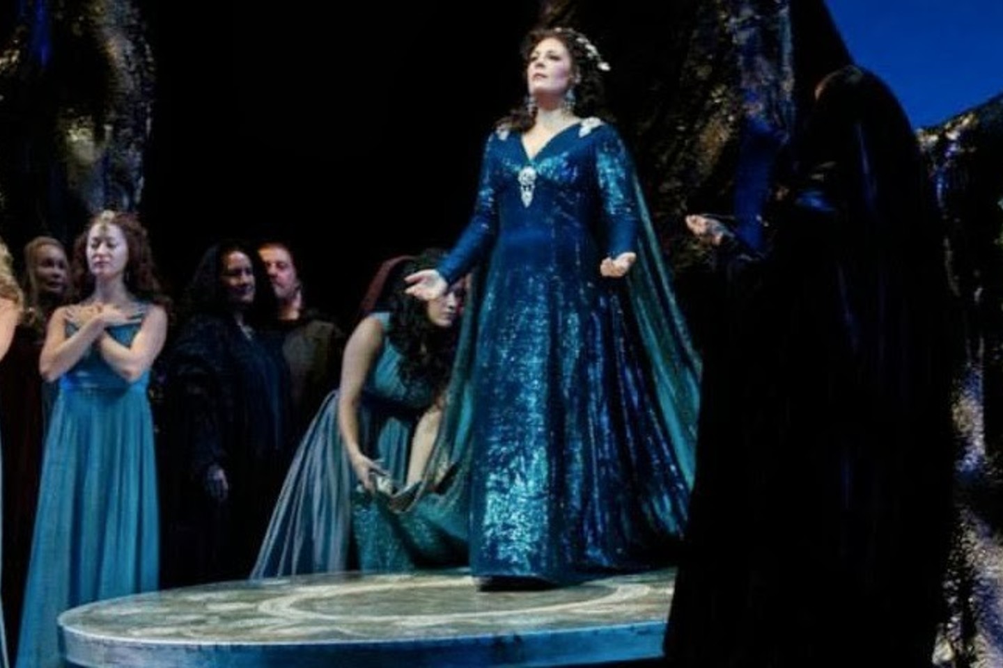 Normą sezono pradžios operoje įkūnys viena geriausių šio vaidmens atlikėjų S.Radvanovsky.<br> „Metropolitan Opera“ nuotr.