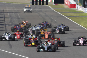 Japonijos GP: tęsiantis „Ferrari“ košmarui Lewisas Hamiltonas įtvirtino pranašumą