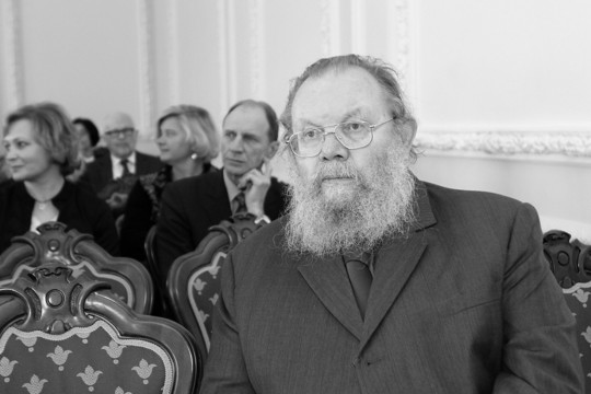 Mirė fizikas profesorius Kazys Almenas