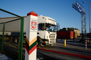 Vilkikų eilėse pasienyje su Baltarusija – gausybė įstrigusių vairuotojų