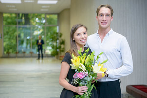 Juoda suknele pasipuošusi aktorė Vaida Lisikaitė ištekėjo už dešimtmečiu jaunesnio modelio