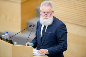 Ramūnas Karbauskis keršija: Algirdui Sysui parodė duris