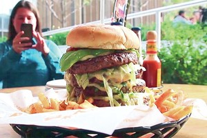 Išgalvotas Vladimiro Putino mėsainis atsirūgo išspyrimu iš darbo