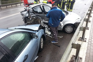 Skaudi avarija Klaipėdoje: susidūrė 4 automobiliai, 1 žmogus mirė ligoninėje