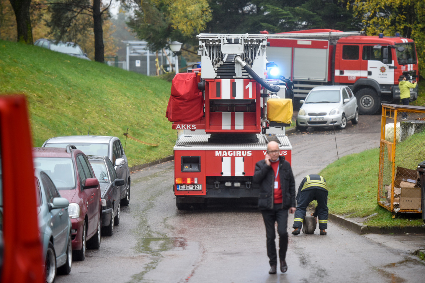 Dėl svilėsių kvapo į Vilniaus TV bokštą išskubėjo visos specialiosios tarnybos.<br> D.Umbraso nuotr.