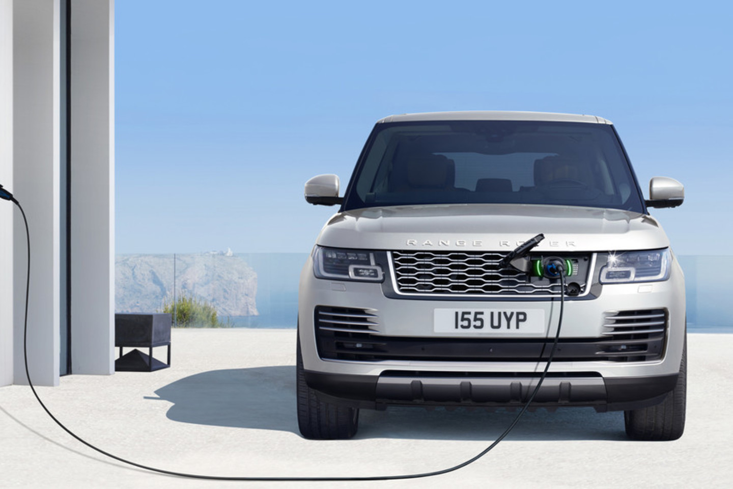 Atnaujinti „Range Rover“ modeliai į Lietuvą atvyks 2018 metų pradžioje. <br>Gamintojo nuotr.