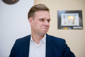 Gabrielius Landsbergis siūlo politikų atlyginimus atsieti nuo valstybės pareigūnų