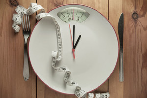 Holivudo žvaigždės pametė galvą dėl 8 valandų dietos