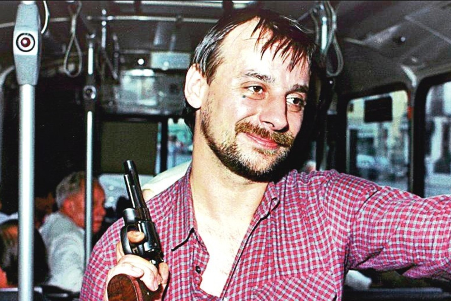 Žurnalistai nuolat ėmė interviu iš D.Degowski ir įkaitų, kol į pastaruosius buvo nutaikyti pagrobėjų ginklai.