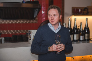 Žinomą vyno žurnalistą Lietuvoje nustebino šampano ir vyno kultūra