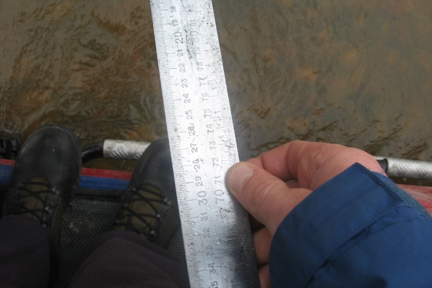 Vakarų Lietuvoje patvino upės. Vanduo užliejo ir kelius, ir laukus.<br>VPGT nuotr.