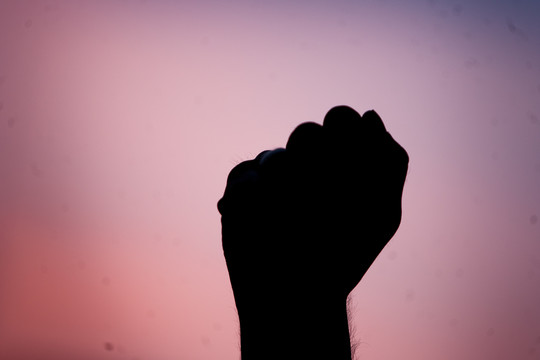 Girtas karo policininkas pasišvaistė kumščiais ir už tai nakvojo areštinėje