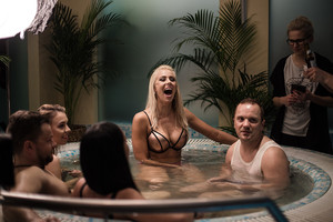 Karšta: nuogą Inetą Stasiulytę apžiūrinėjo Tadas Vidmantas 