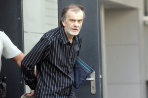 Teismas po 19 metų susizgribo, ką daryti su garsiausio šalies pedofilo rubliais