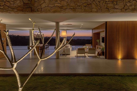 Sąla širdis  – toks  įspūdingas šis 630 kv. metrų namas   