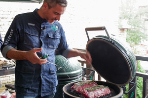Virtuvės profesionalai atskleidė „Big Green Egg“ kepsninės galimybes
