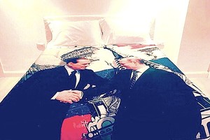 Gimtadienį šventusį Vladimirą Putiną draugai apipylė ypatingomis dovanomis